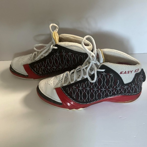 Nike - Picture 2 of 6